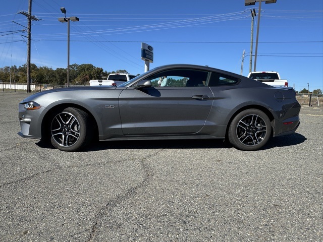 2021 Ford Mustang GT photo 2