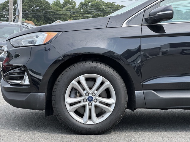 2019 Ford Edge SEL photo 16