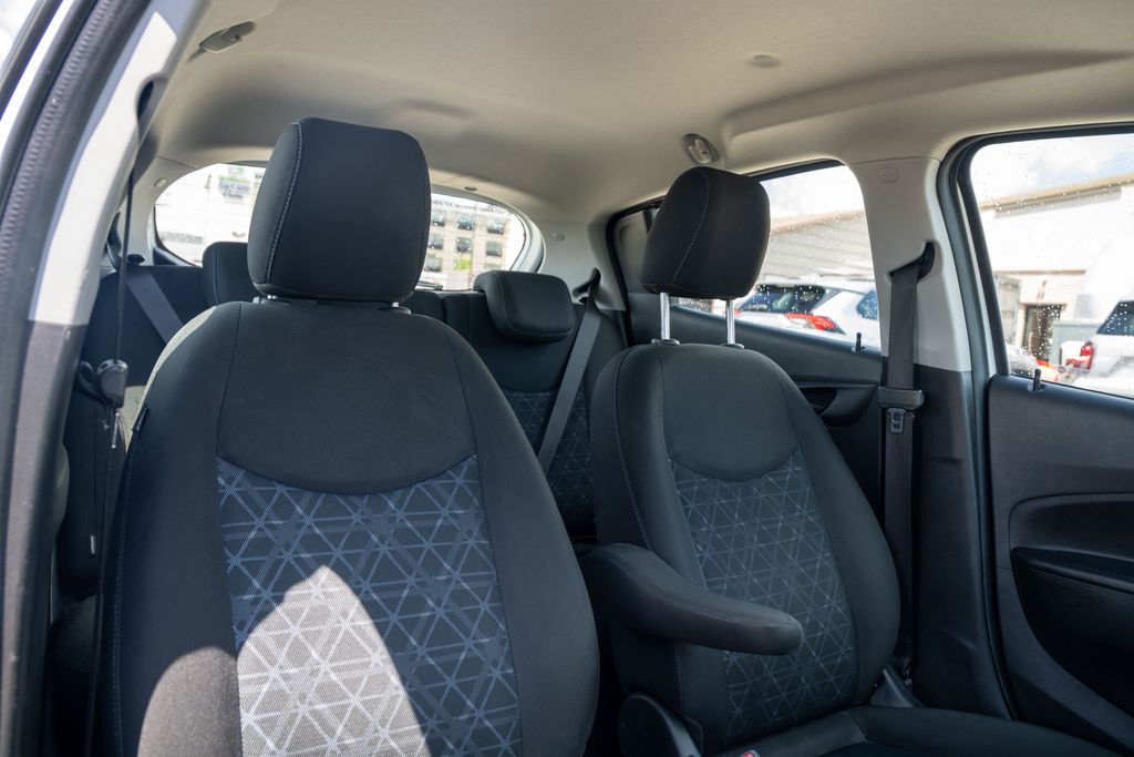 2022 Chevrolet Spark 1LT photo 12