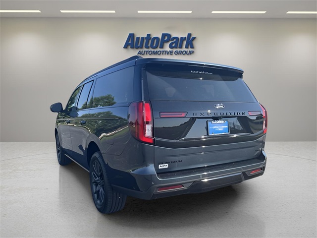2025 Ford Expedition Platinum MAX photo 3