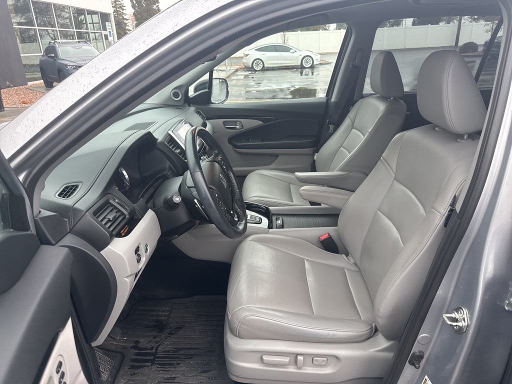 2016 Honda Pilot Touring photo 3