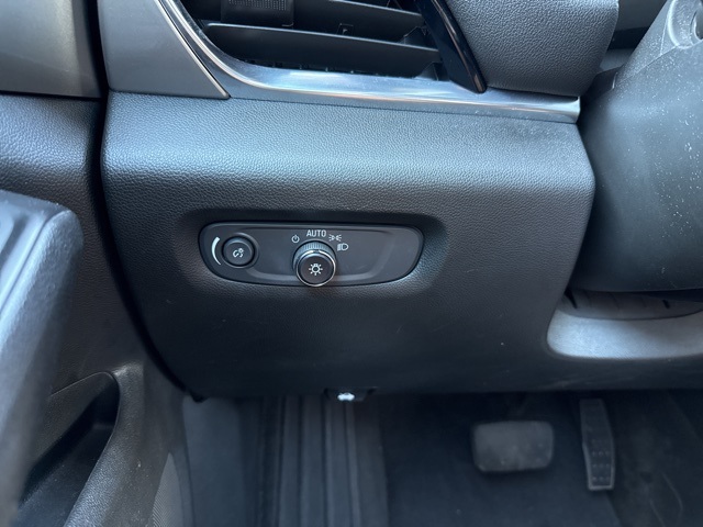 2022 Chevrolet Traverse Leather photo 21