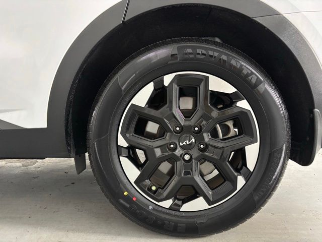 2024 Kia Sorento S photo 7