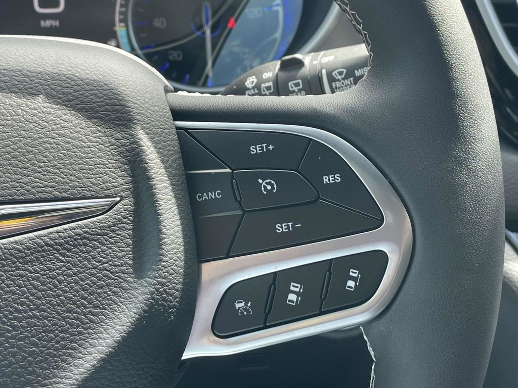 2025 Chrysler Voyager LX photo 30