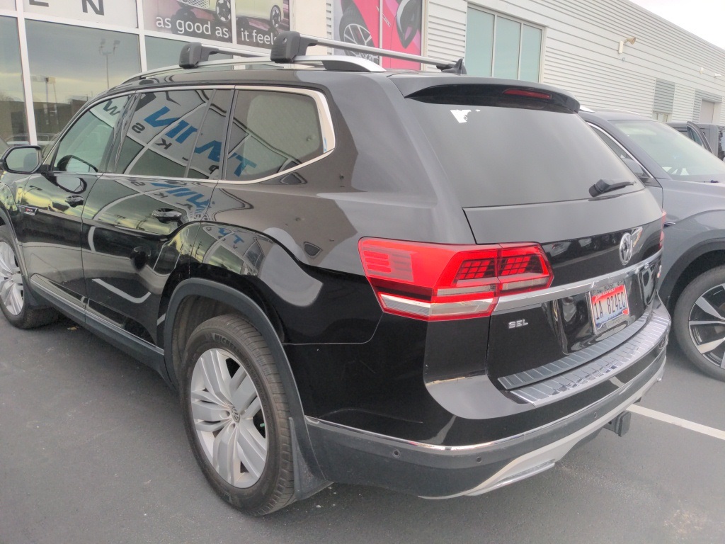 2018 Volkswagen Atlas SEL Premium photo 3