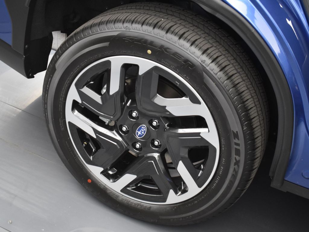2025 Subaru Forester Premium photo 24