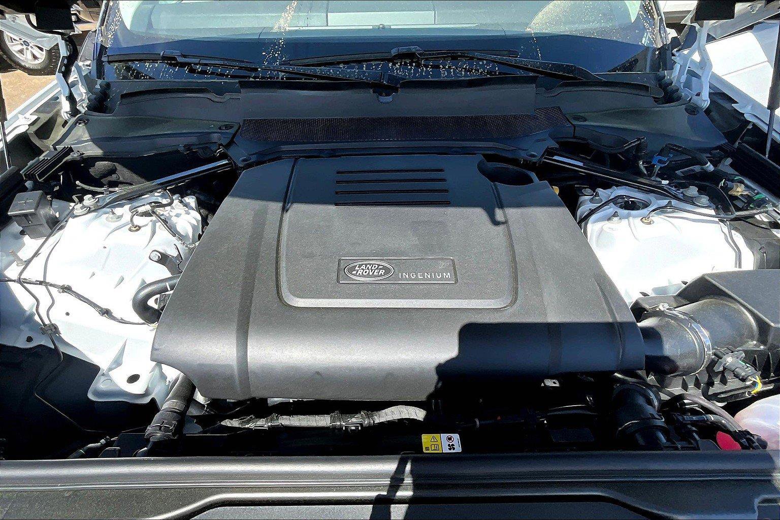 2025 Land Rover Discovery S photo 14