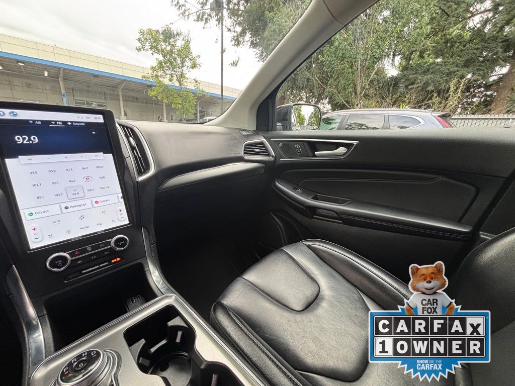 2022 Ford Edge Titanium photo 18