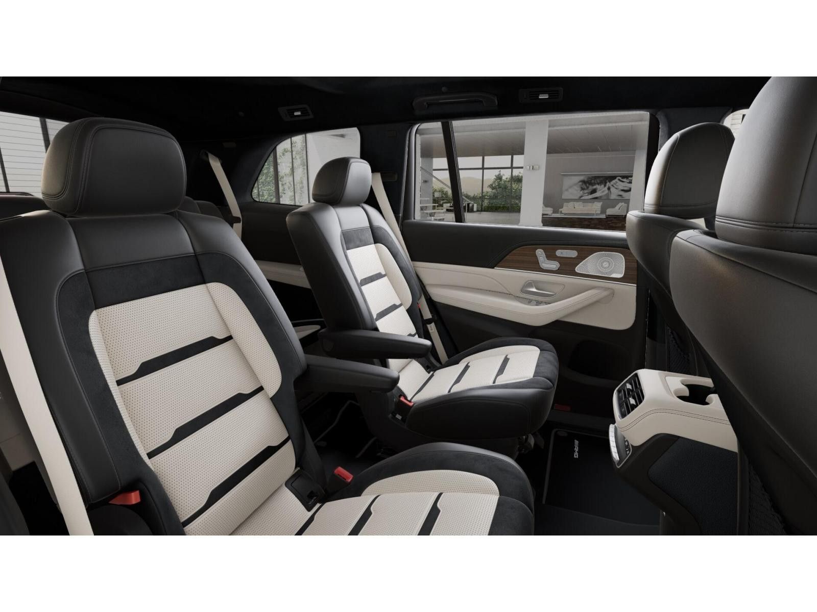 2026 Mercedes Benz GLS 63 AMG 4MATIC photo 4