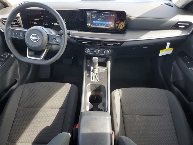 2025 Nissan Kicks S photo 9