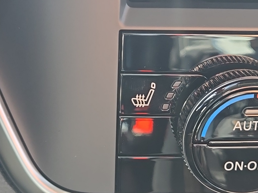 2026 Nissan Rogue SV photo 16
