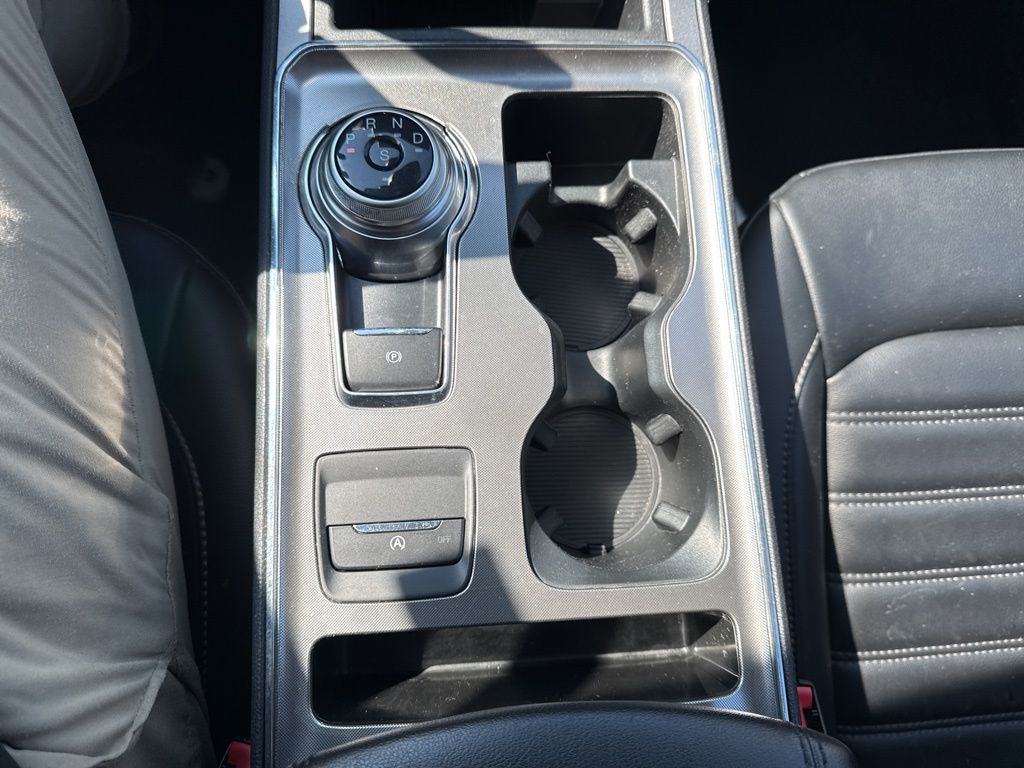 2022 Ford Edge SEL photo 19