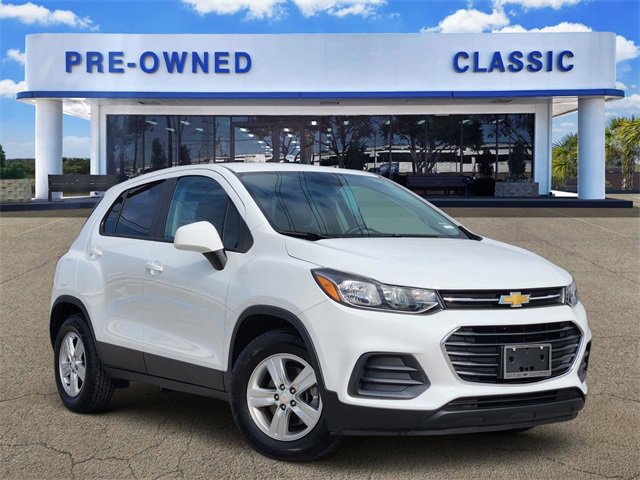 2022 Chevrolet Trax LS's photo