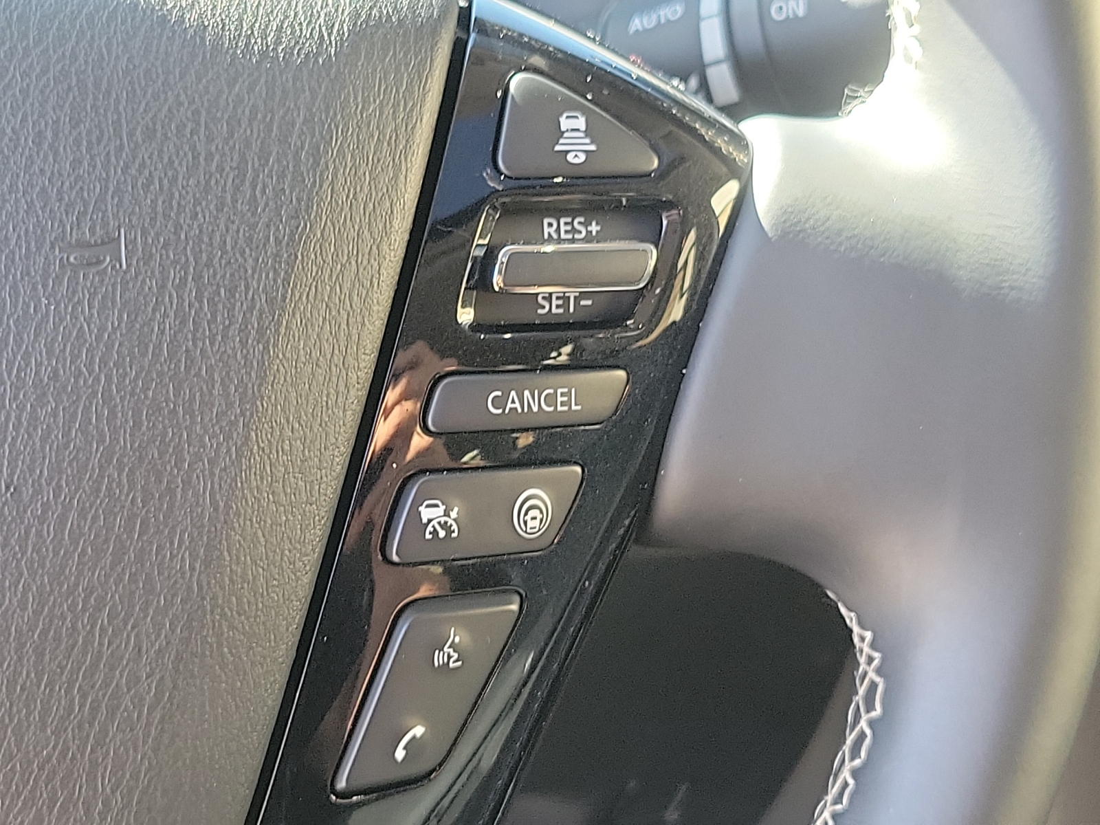 2023 Infiniti QX80 Premium Select photo 2