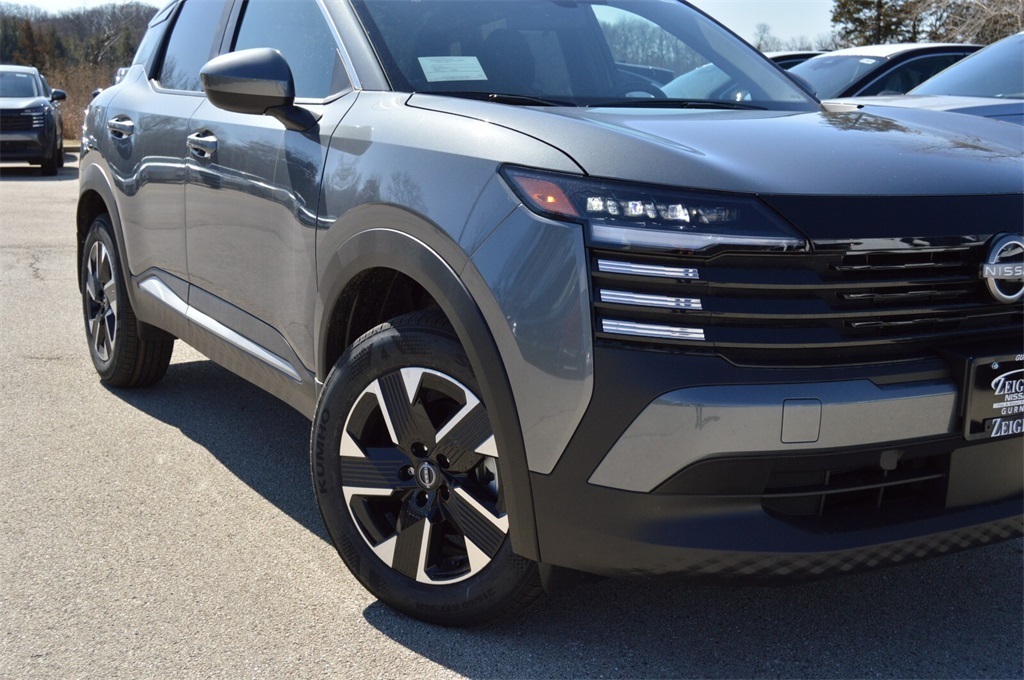 2025 Nissan Kicks SV photo 3