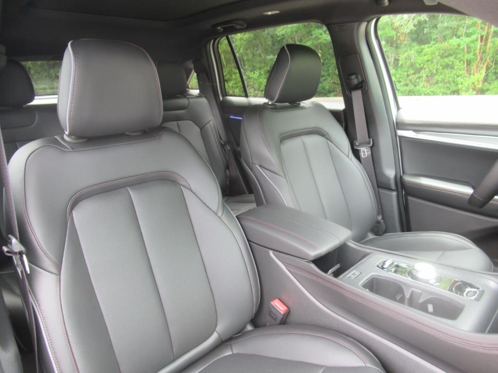 2025 Jeep Wagoneer S Limited photo 10