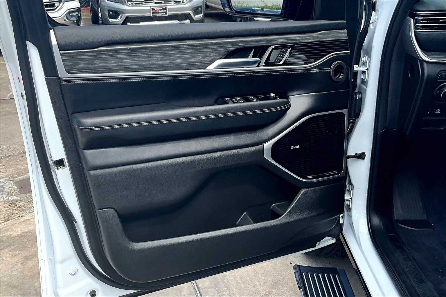 2023 Jeep Wagoneer Series III photo 21