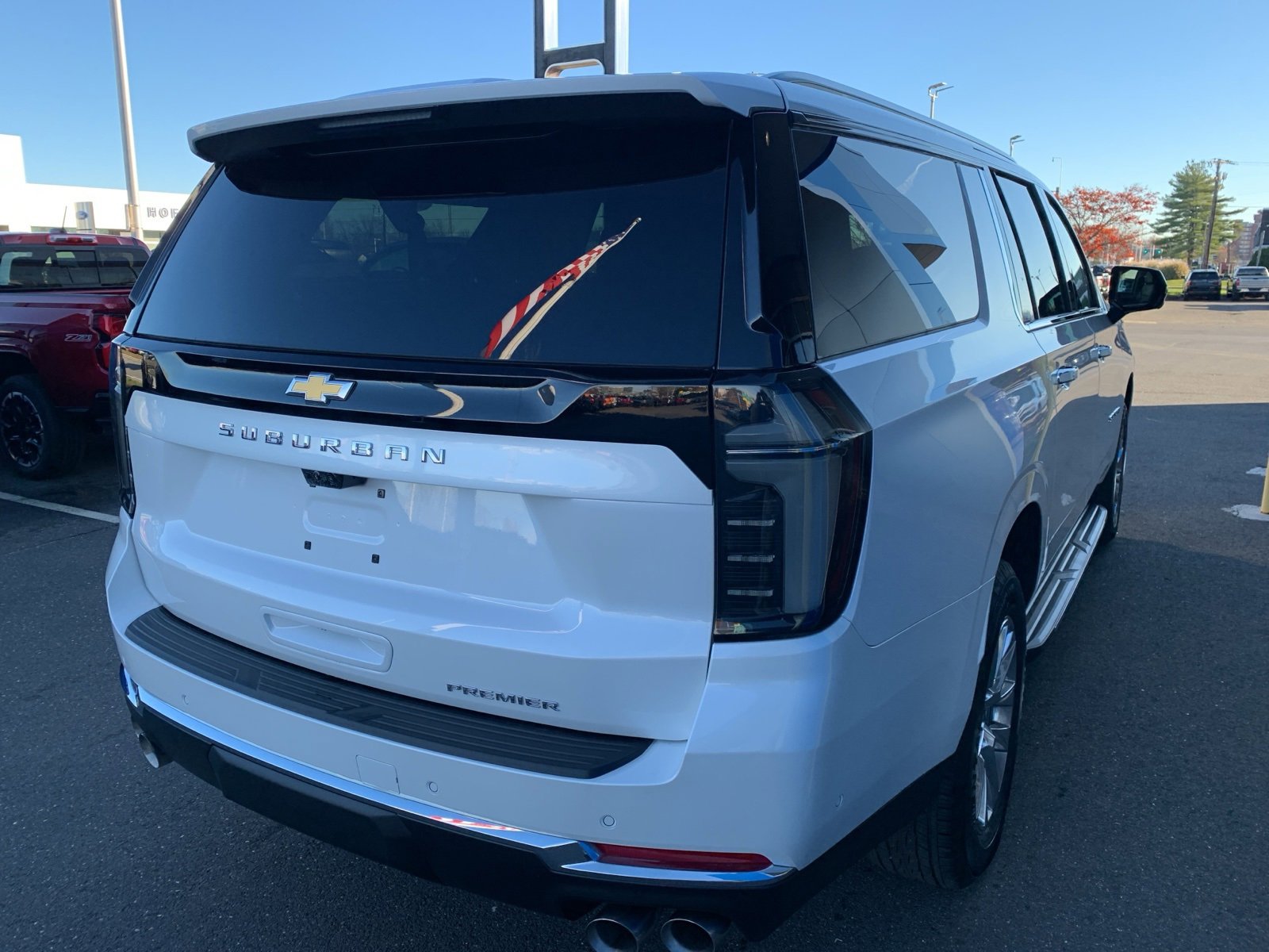 2025 Chevrolet Suburban Premier photo 4