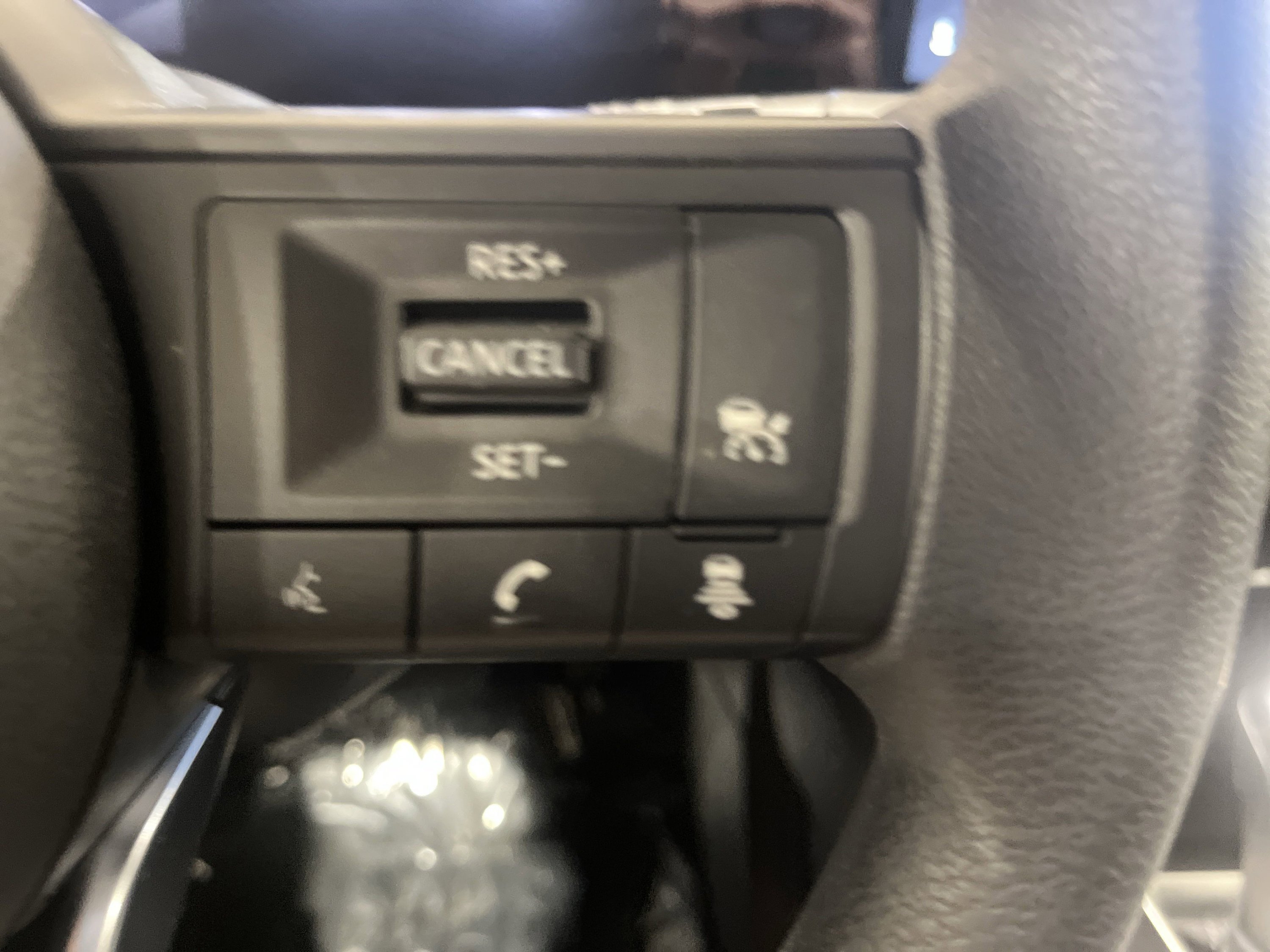 2025 Nissan Kicks SV photo 15