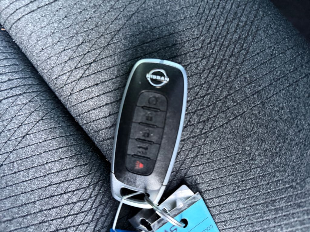 2024 Nissan Rogue SV photo 22