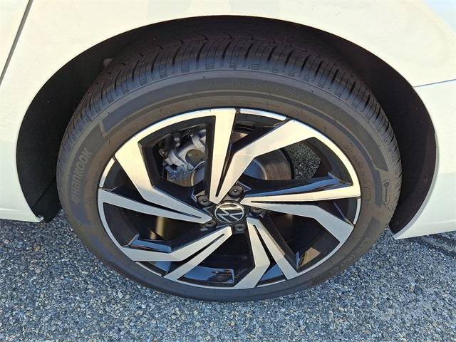 2025 Volkswagen Jetta 1.5T SEL photo 4