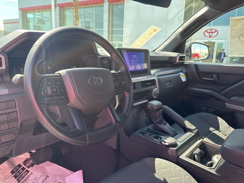 2025 Toyota Tacoma SR5 photo 8