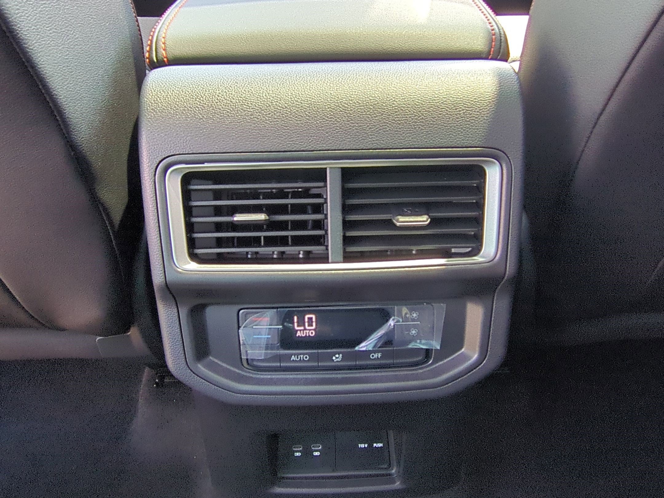 2025 Volkswagen Atlas Peak Edition SE photo 14