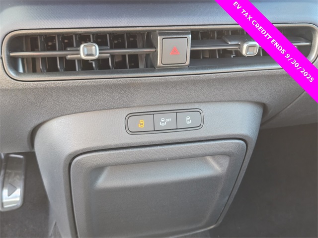 2025 Volkswagen ID. Buzz Pro Plus photo 10