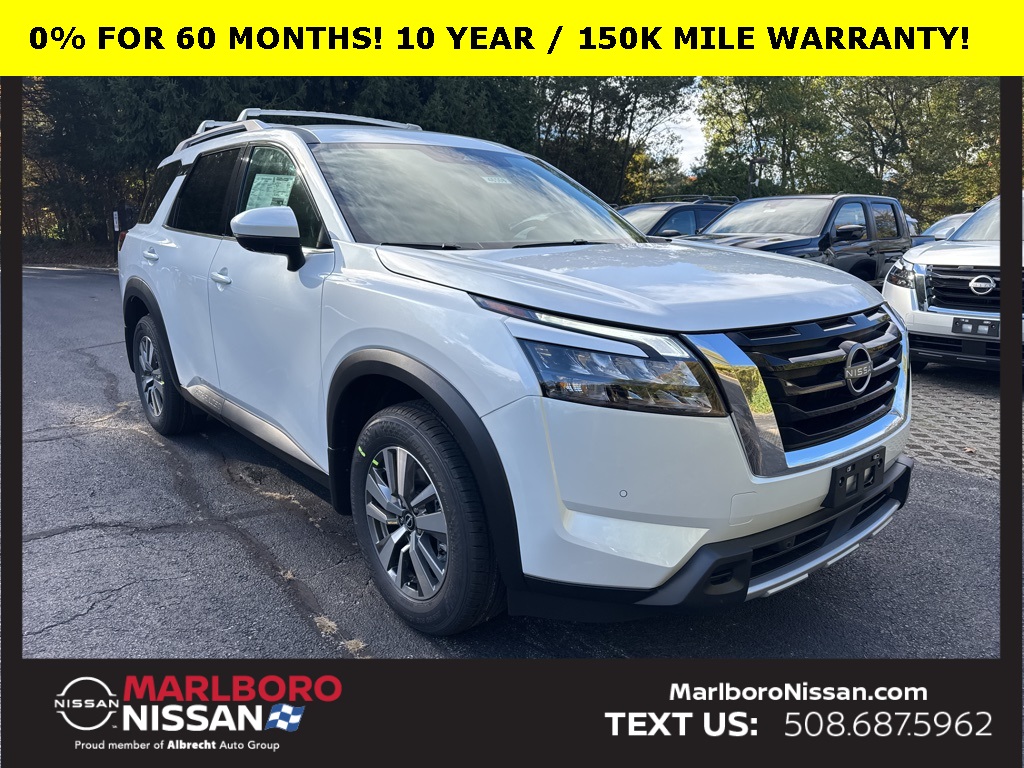 2025 Nissan Pathfinder SL's photo