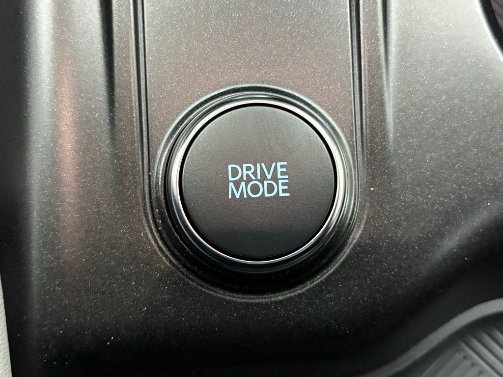 2025 Ford Explorer photo 3