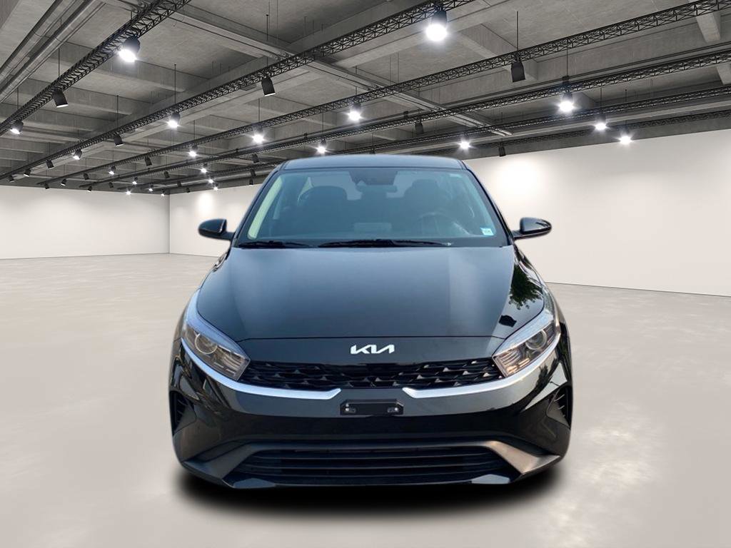 2023 Kia Forte LXS photo 2