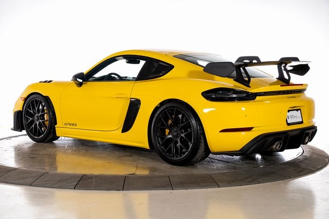 1/43 Minichamps 2021 Porsche 718 (982) Cayman GT4 RS (Yellow