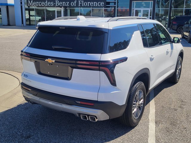 2026 Chevrolet Traverse photo 2
