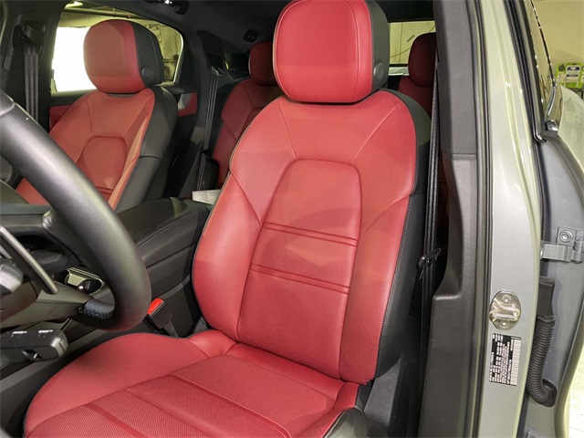 2024 Porsche Cayenne E-Hybrid Coupe S photo 4