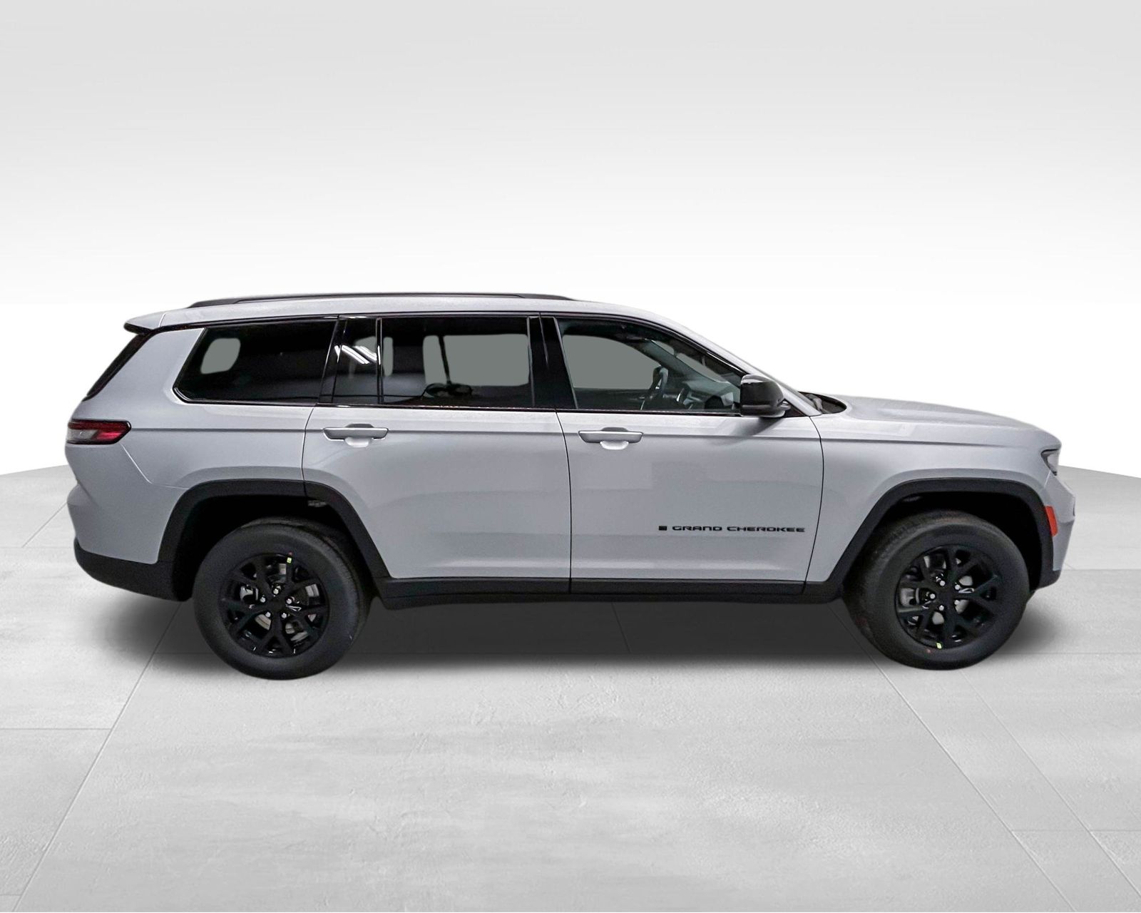 2025 Jeep Grand Cherokee Altitude photo 4