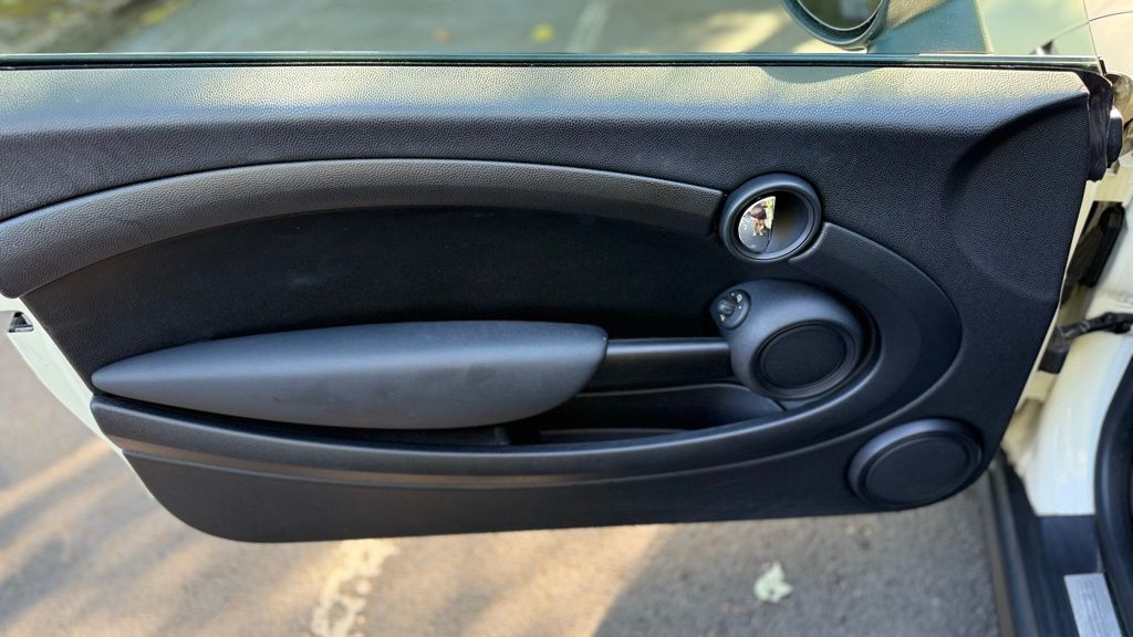 2013 Mini Cooper Base photo 13