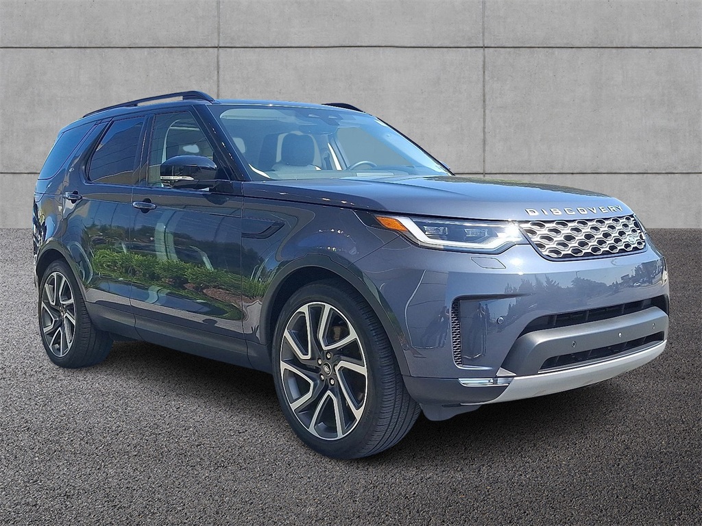 2025 Land Rover Discovery S photo 3