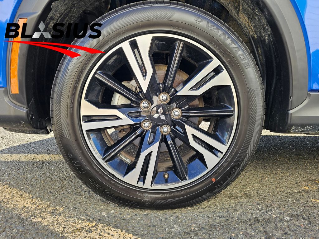 2024 Mitsubishi Eclipse Cross SE photo 4