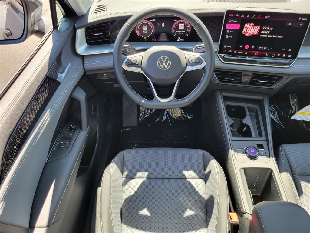 2025 Volkswagen Tiguan SE photo 9
