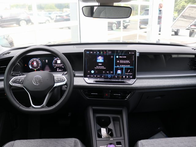 2025 Volkswagen Tiguan S photo 8