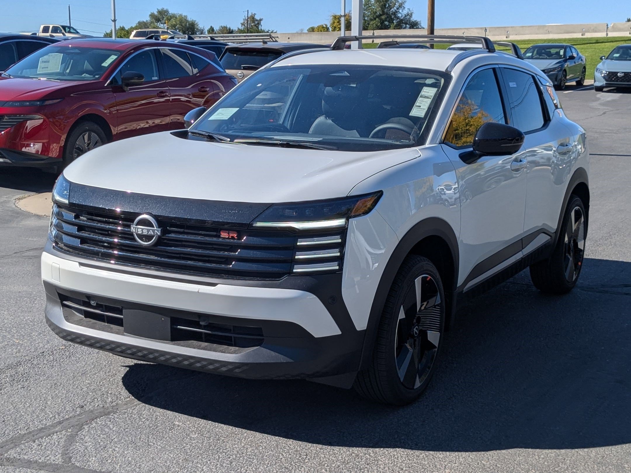 2026 Nissan Kicks SR photo 4