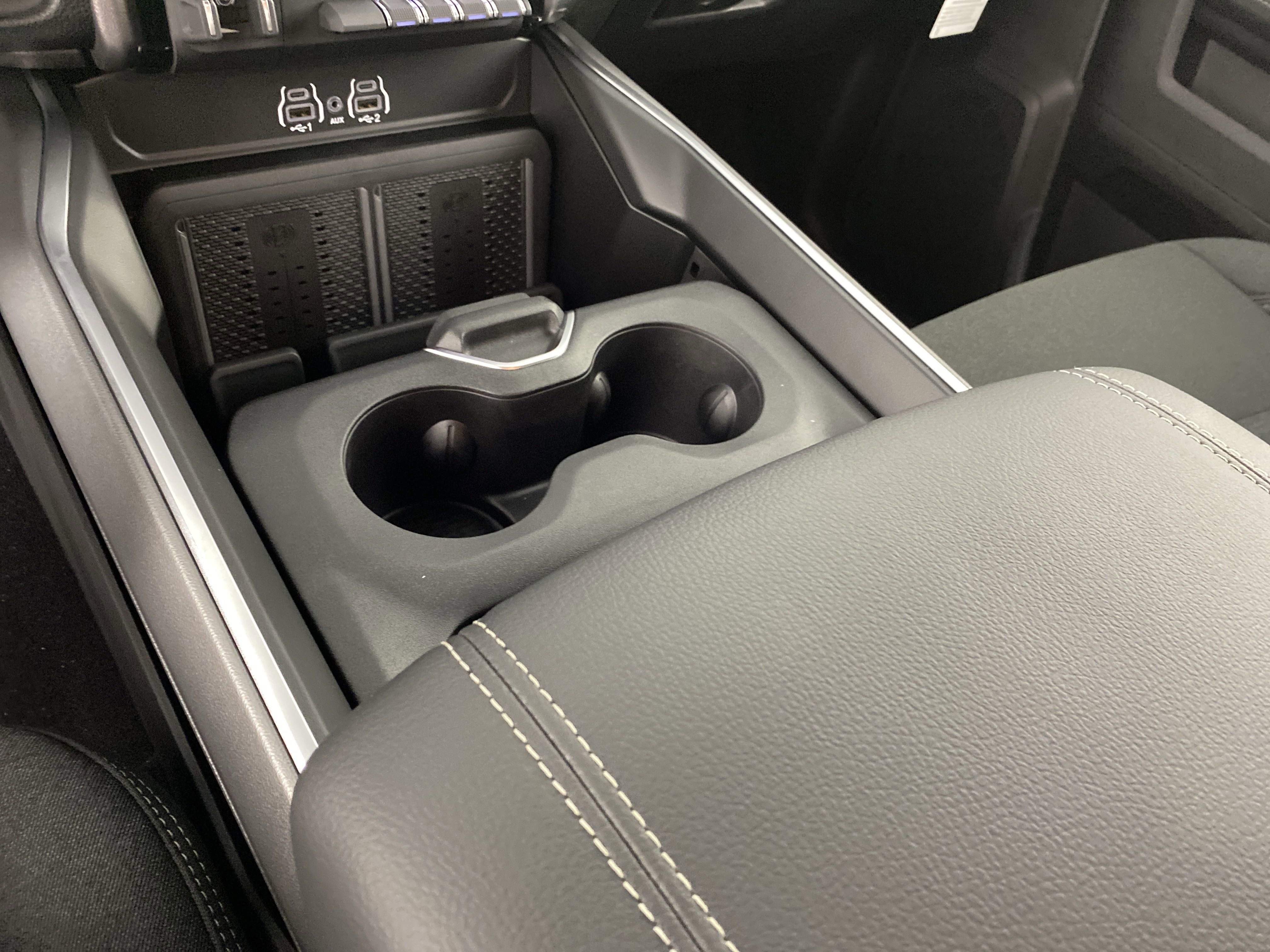 2025 Ram 2500 Big Horn photo 4