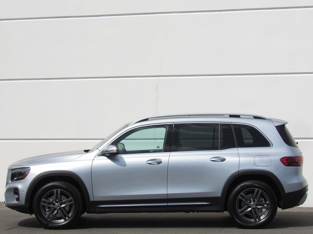 2025 Mercedes Benz GLB 250 4MATIC photo 4