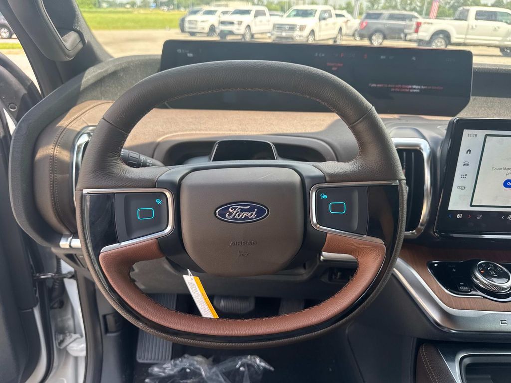 2025 Ford Expedition MAX King Ranch photo 10