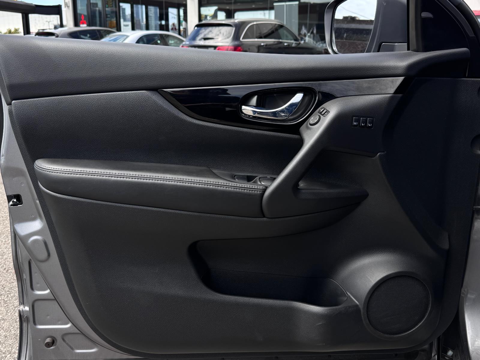 2022 Nissan Rogue Sport SV photo 13
