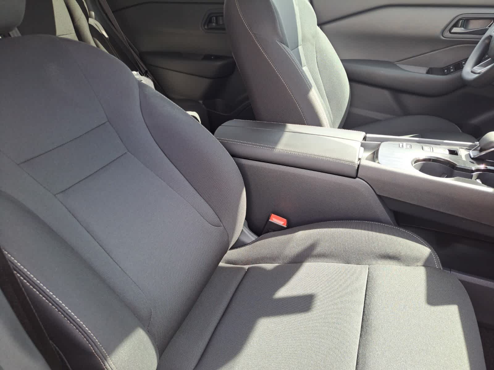 2026 Nissan Rogue S photo 17