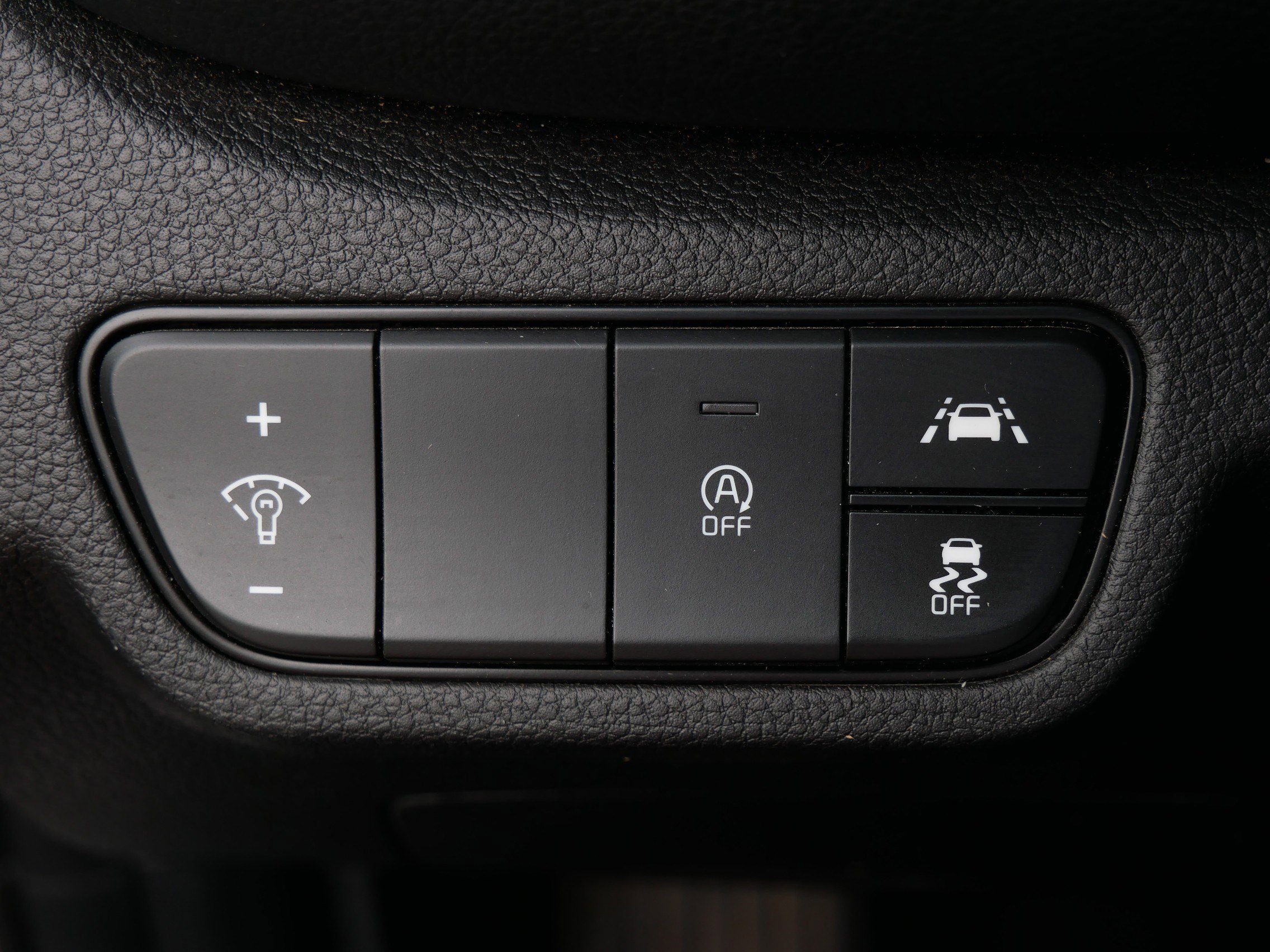 2023 Kia Seltos LX photo 23