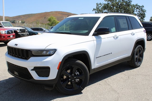 2025 Jeep Grand Cherokee Altitude's photo