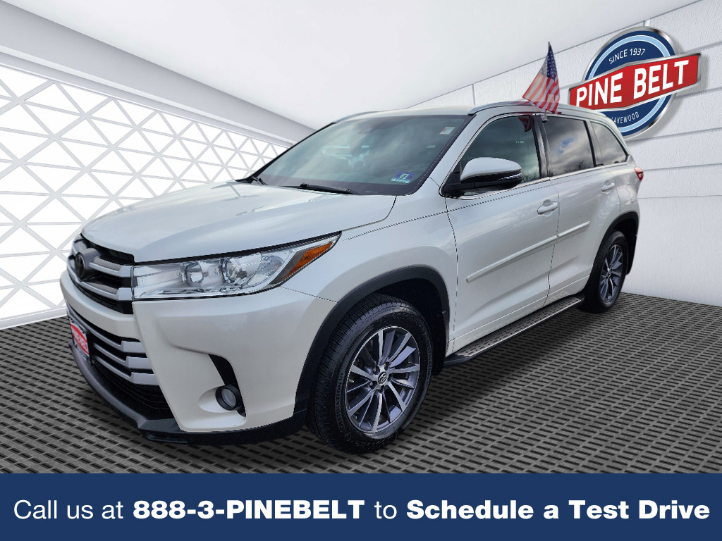 2017 Toyota Highlander XLE's photo