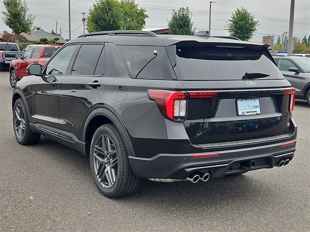 2025 Ford Explorer ST photo 3